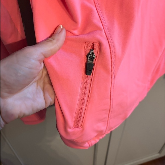 Peter Millar woman’s 1/4 zip Pink sz Small with the Masters symbol - Picture 5 of 5